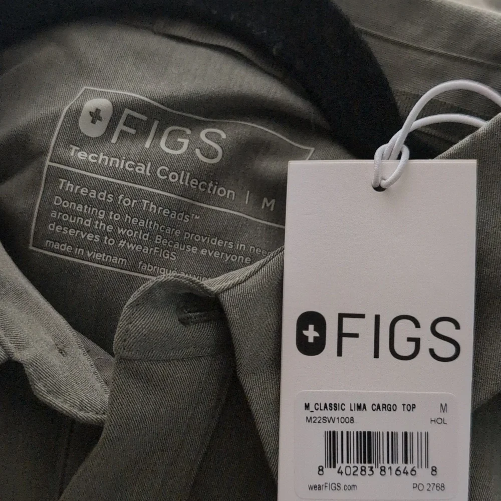 New Figs Men's Scrub Set